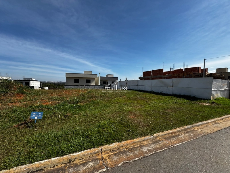 Lote Jardins Capri, sem vizinho de frente, com 261,00 m²: 2ª foto da galeria de imagens do imóvel