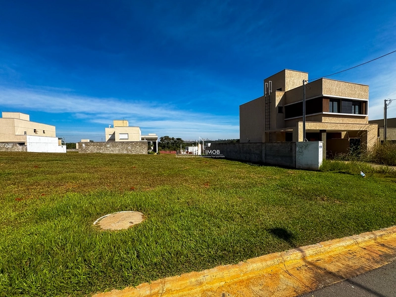 Lote em oportunidade no Jardins Capri, com 250,00m² -: 2ª foto da galeria de imagens do imóvel