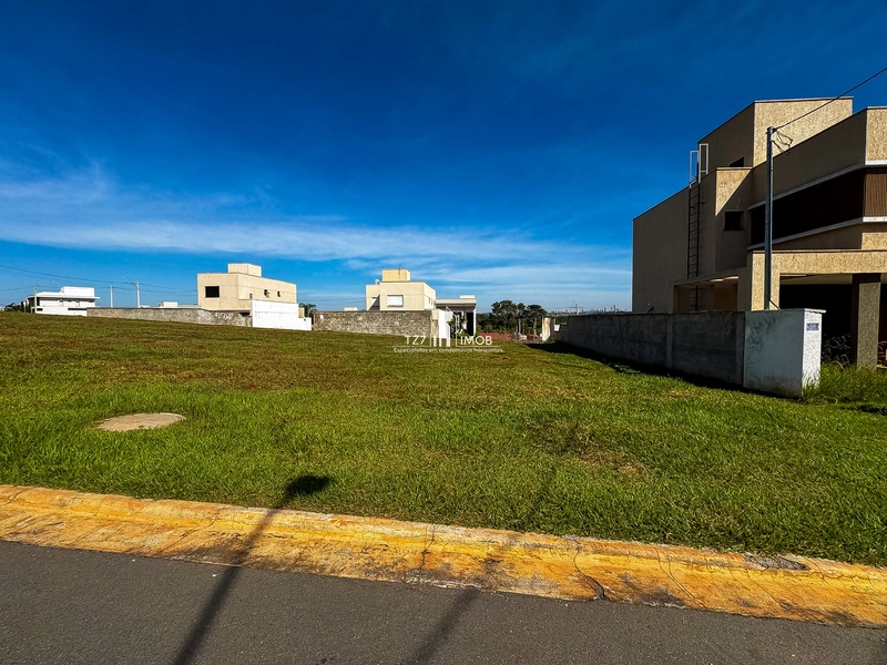 Lote em oportunidade no Jardins Capri, com 250,00m² -
