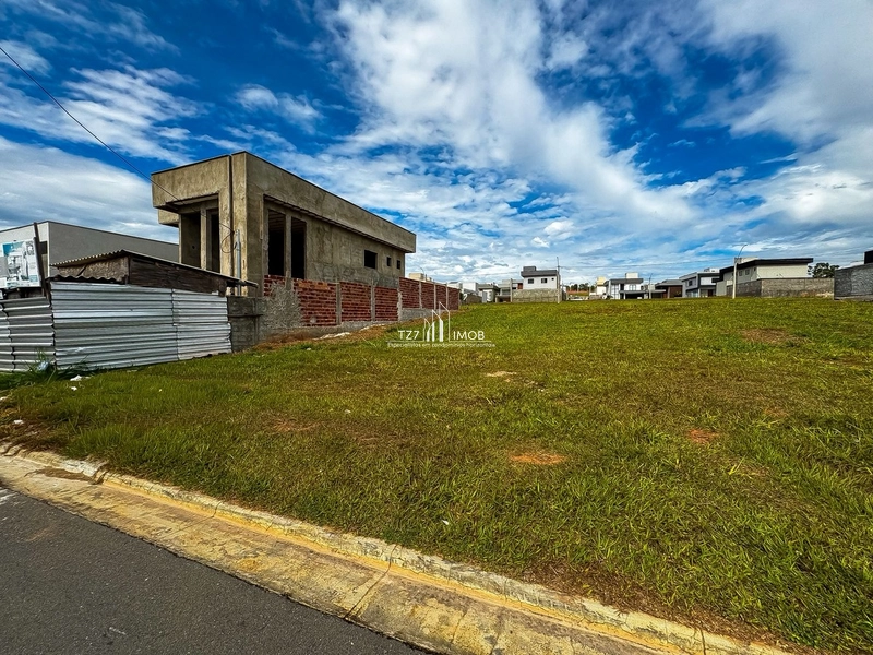 Lote Jardins Porto - Lote com 302,92m² - Quitado R$240 000,00: 3ª foto da galeria de imagens do imóvel