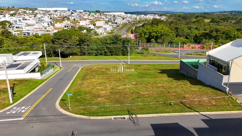 Lote em oportunidade no Jardins Capri com 401,29 m²