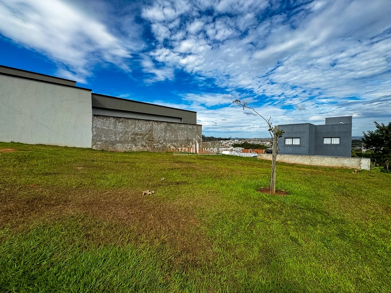 Lote de esquina no Jardins Nápoles com 409,59 m²: 4ª foto da galeria de imagens do imóvel