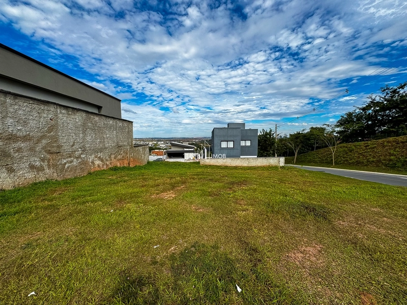 Lote de esquina no Jardins Nápoles com 409,59 m²: 3ª foto da galeria de imagens do imóvel