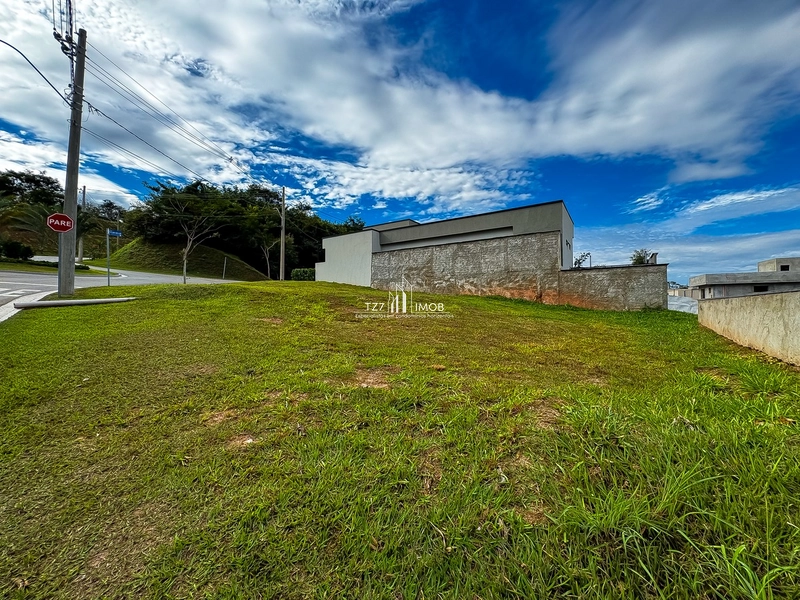 Lote de esquina no Jardins Nápoles com 409,59 m²: 5ª foto da galeria de imagens do imóvel