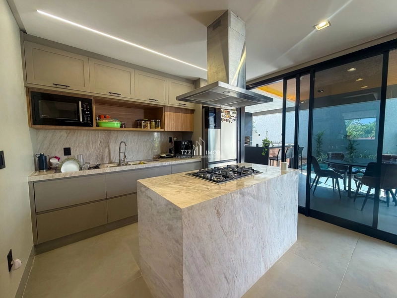 Sobrado Mobiliado de Alto Padrão, com 4 Suítes Plenas.: 7ª foto da galeria de imagens do imóvel