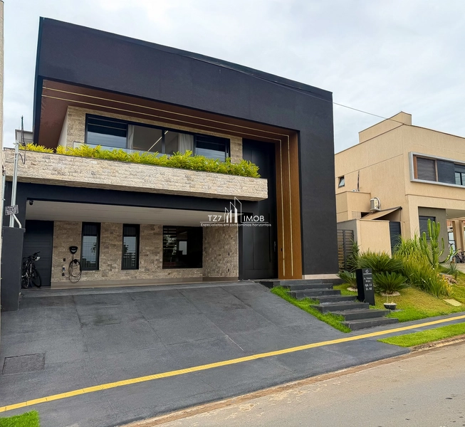 Sobrado Mobiliado de Alto Padrão, com 4 Suítes Plenas.: 2ª foto da galeria de imagens do imóvel