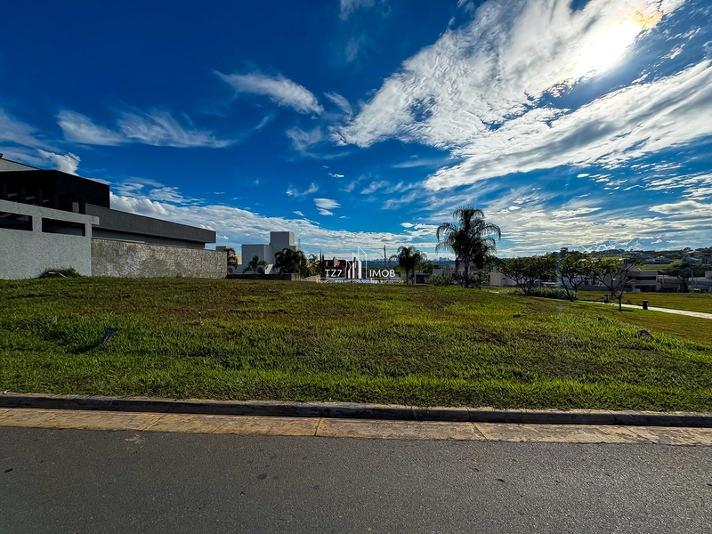 Lote Jardins Capri, sem vizinho de frente, com 272,92m²: 2ª foto da galeria de imagens do imóvel