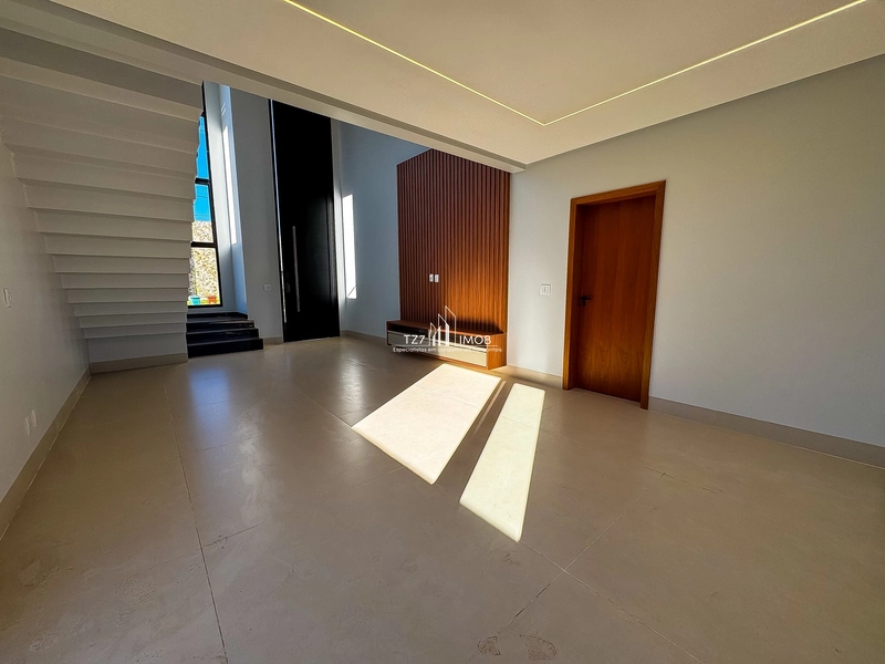 Sobrado com 4 suítes plenas no Jardins Bolonha, armários na sala.: 7ª foto da galeria de imagens do imóvel