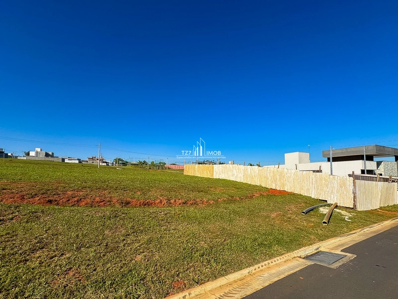 Lote Condomínio Jardins Parma, sem vizinho de frente, com 255,08 m² -: 3ª foto da galeria de imagens do imóvel