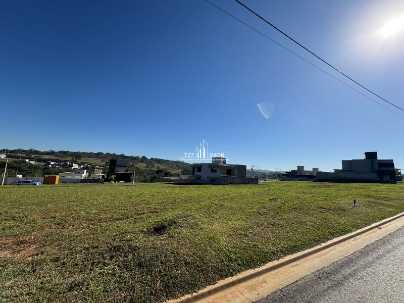 Lote Condomínio Jardins Parma, com 257,00 m² - Quitado e Registrado.
