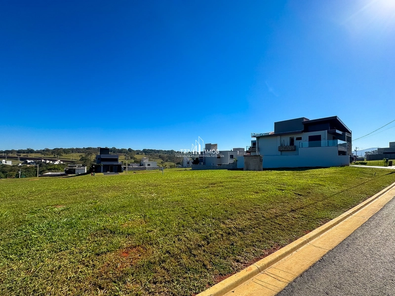 Lote Condomínio Jardins Parma, com 285,53 m² - Quitado e Registrado.