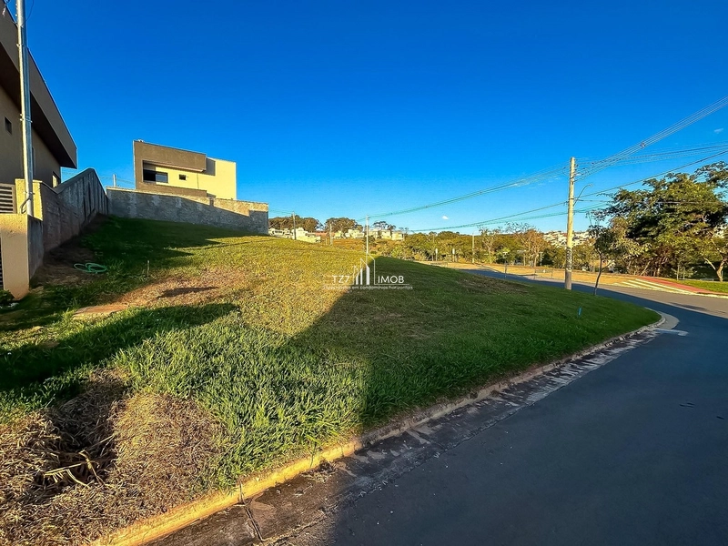 Lote no Jardins Barcelona, Quitado e Registrado - com 300,00 m²-: 3ª foto da galeria de imagens do imóvel