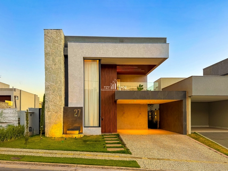 Sobrado com três suítes plenas + Home office, Energia solar.