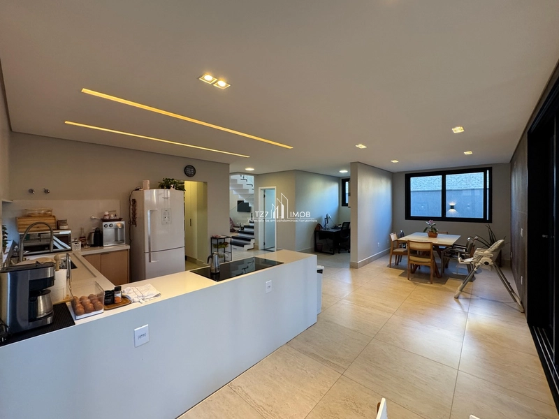 Sobrado com três suítes plenas + Home office, Energia solar.: 10ª foto da galeria de imagens do imóvel