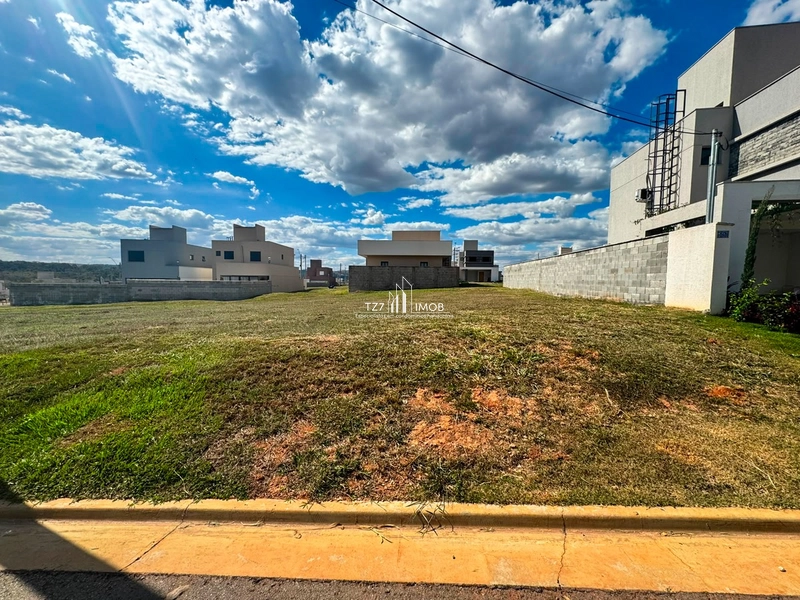 Condomínio Jardins Parma - Lote plano, frente a mata, com 293,63 m²: 1ª foto da galeria de imagens do imóvel