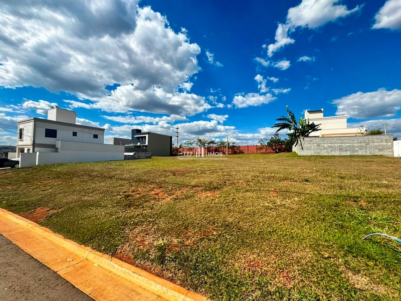 Condomínio Jardins Parma - Lote plano, frente a mata, com 250,00 m²: 3ª foto da galeria de imagens do imóvel
