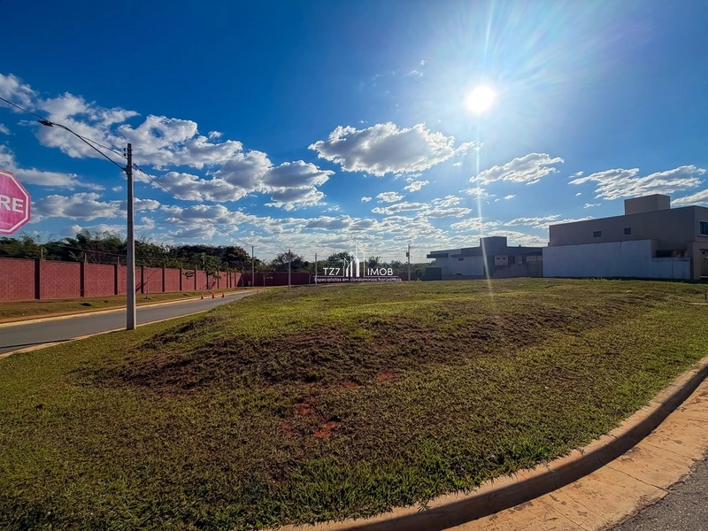 Esquina em Oportunidade no Jardins Capri: 2ª foto da galeria de imagens do imóvel