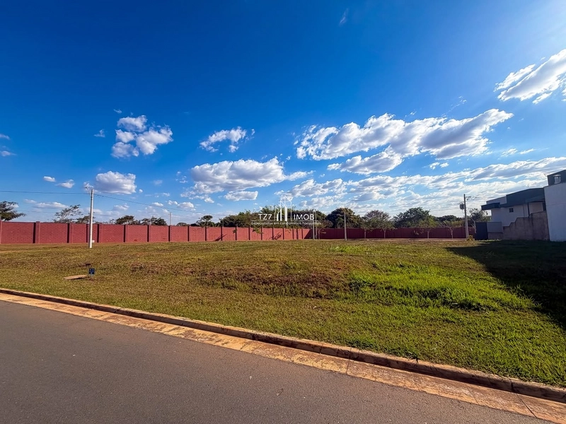 Lote em Oportunidade no Jardins Capri.: 2ª foto da galeria de imagens do imóvel
