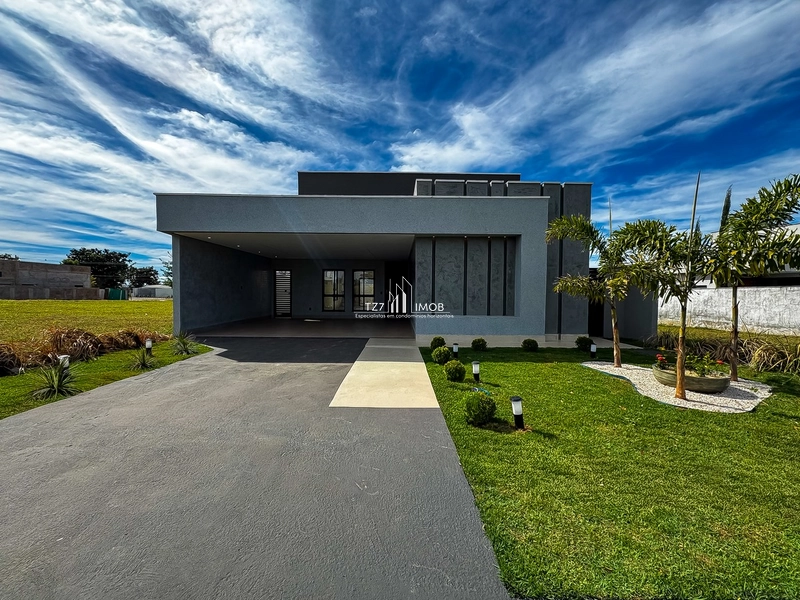 Casa de Alto Padrão com 3 suítes plenas, sendo uma master.