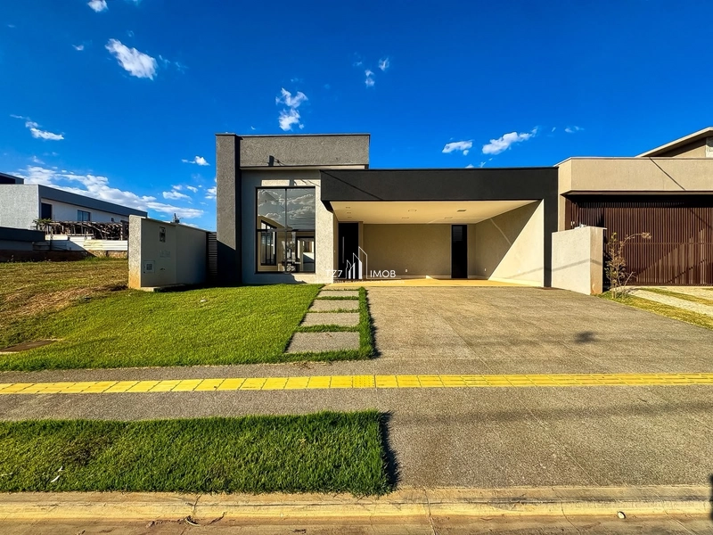 Casa Térrea no Jardins Bolonha, com 3 suítes plenas sendo uma master.: 1ª foto da galeria de imagens do imóvel