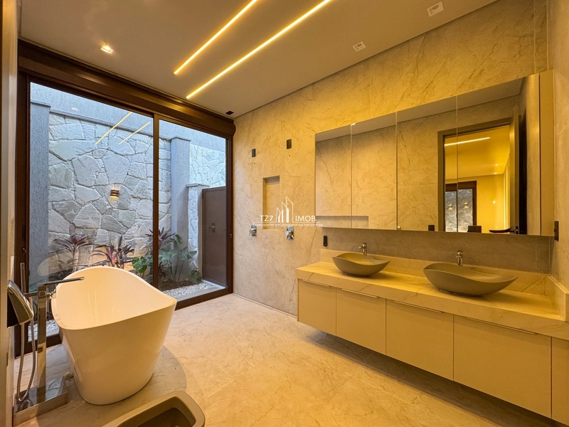 Casa Térrea com 4 Suítes Plenas, Completa em Marcenaria.: 33ª foto da galeria de imagens do imóvel