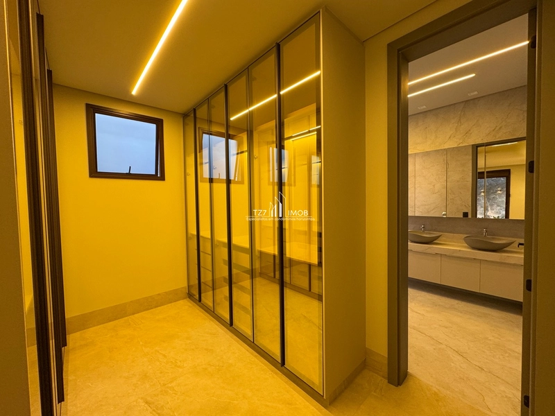 Casa Térrea com 4 Suítes Plenas, Completa em Marcenaria.: 32ª foto da galeria de imagens do imóvel