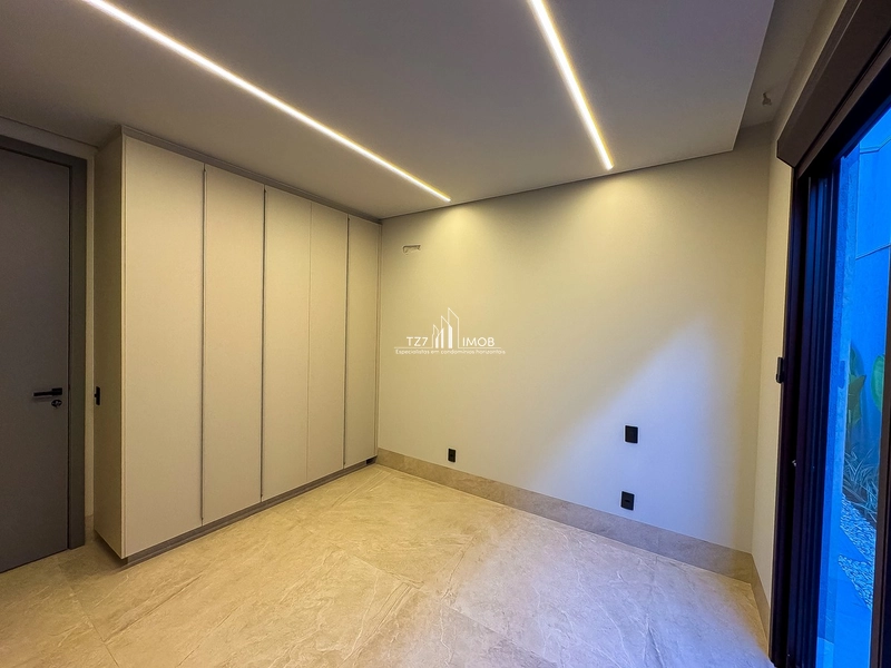 Casa Térrea com 4 Suítes Plenas, Completa em Marcenaria.: 29ª foto da galeria de imagens do imóvel
