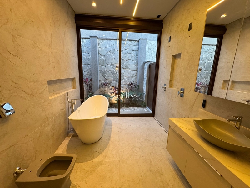 Casa Térrea com 4 Suítes Plenas, Completa em Marcenaria.: 34ª foto da galeria de imagens do imóvel