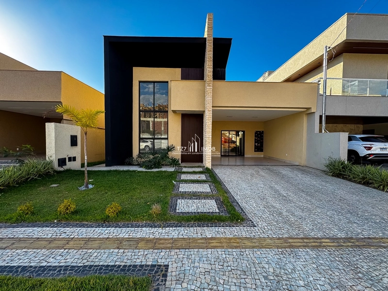 Casa Sub-Terrea no Condomínio Jardins Porto.
