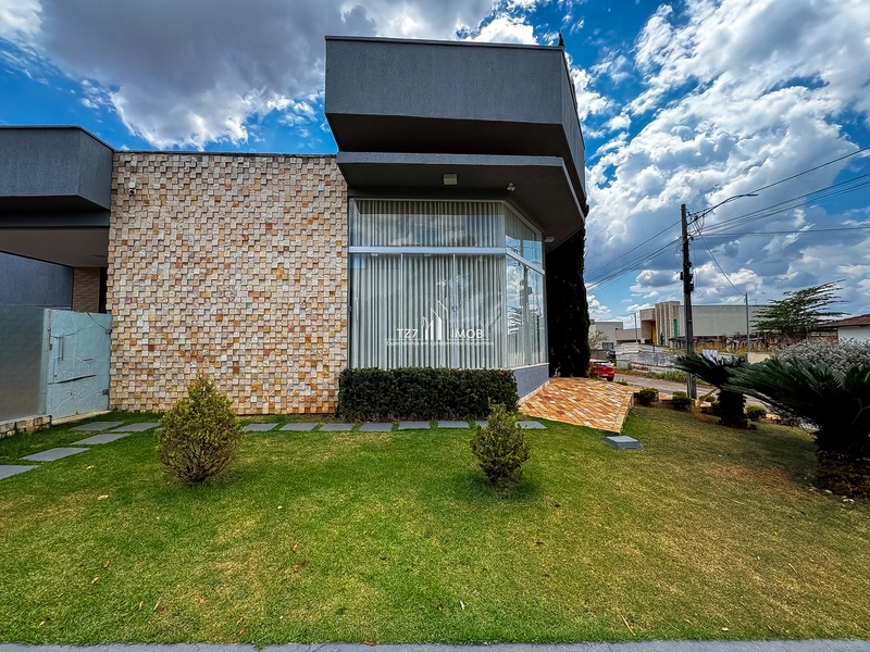 Casa térrea de esquina, semimobiliada, com 3 suítes.: 3ª foto da galeria de imagens do imóvel