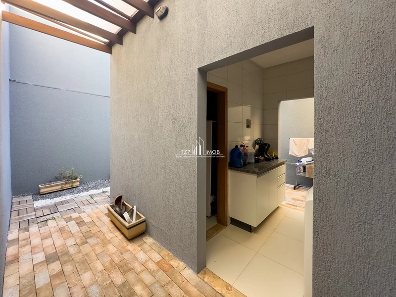 Casa térrea de esquina, semimobiliada, com 3 suítes.: 15ª foto da galeria de imagens do imóvel