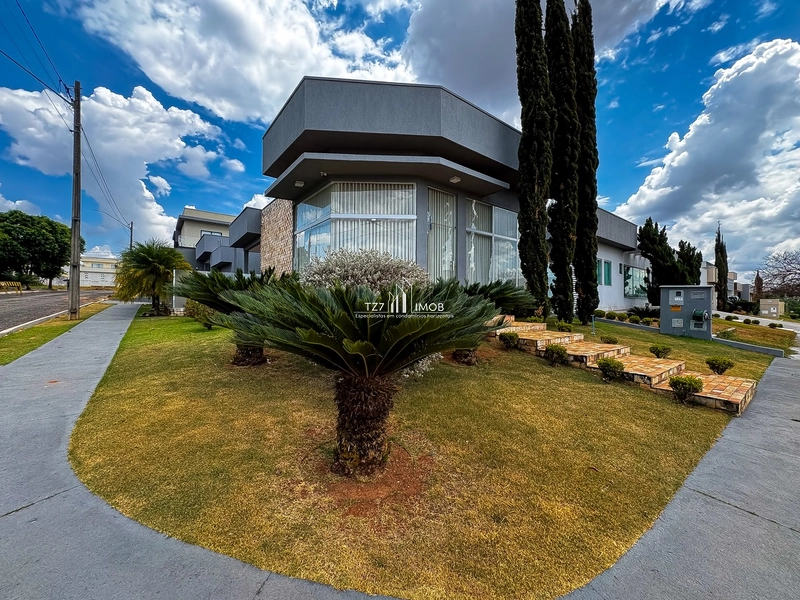 Casa térrea de esquina, semimobiliada, com 3 suítes.: 2ª foto da galeria de imagens do imóvel
