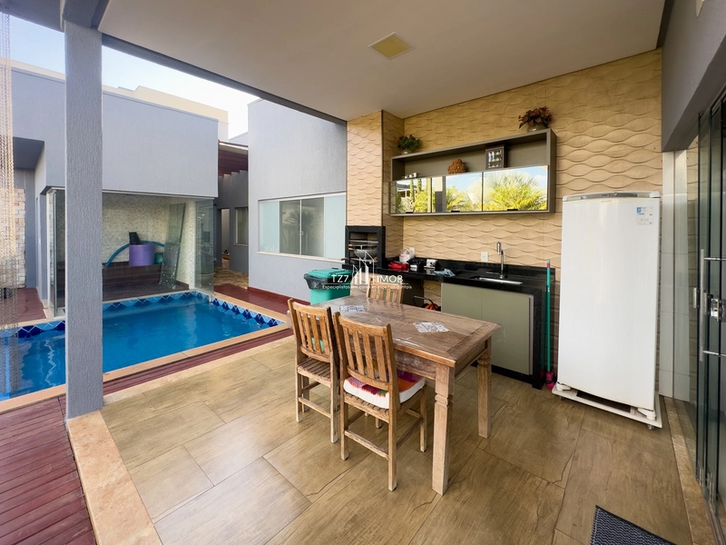 Casa térrea de esquina, semimobiliada, com 3 suítes.: 13ª foto da galeria de imagens do imóvel
