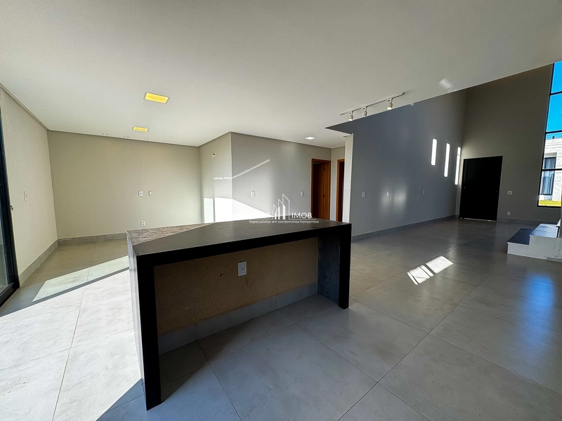 Sobrado com 4 quartos, sendo 3 suítes plenas, incluindo uma master.: 9ª foto da galeria de imagens do imóvel
