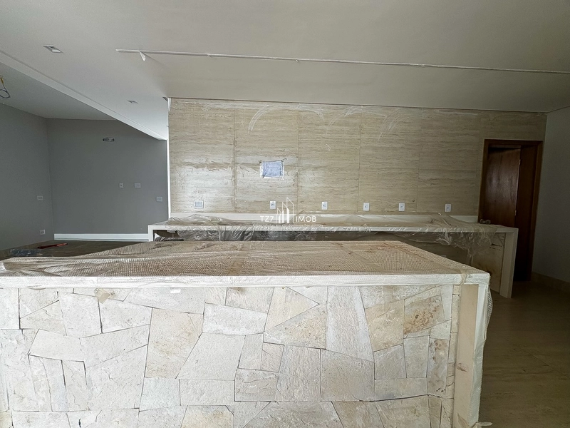 Triplex com 4 suítes plenas, incluindo uma master com closet.: 11ª foto da galeria de imagens do imóvel