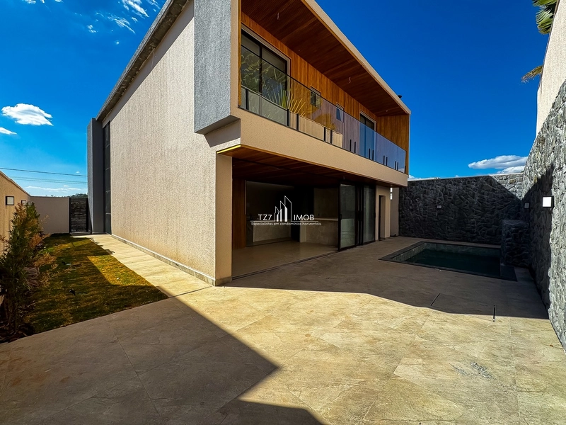 Triplex com 4 suítes plenas, incluindo uma master com closet.: 15ª foto da galeria de imagens do imóvel