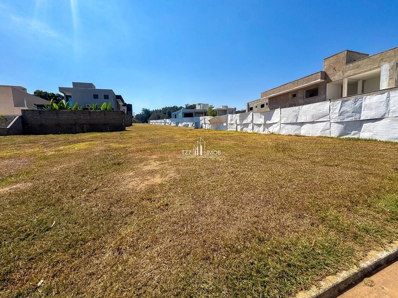 Jardins Barcelona - Lote plano com 300 m² - Escriturado e registrado.: 3ª foto da galeria de imagens do imóvel