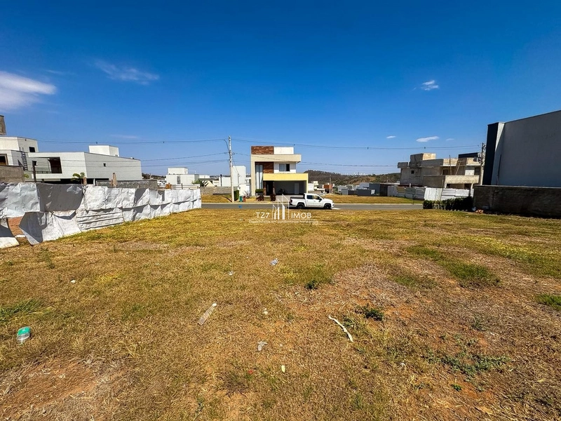Jardins Barcelona - Lote plano com 300 m² - Escriturado e registrado.: 4ª foto da galeria de imagens do imóvel