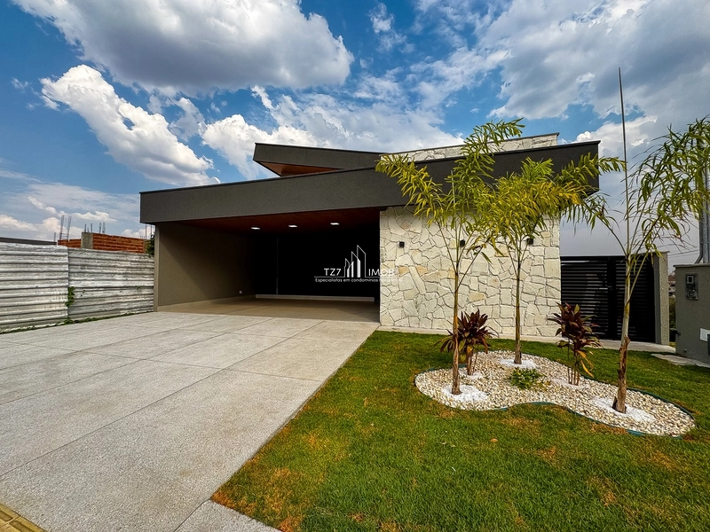 Casa térrea com 4 quartos, sendo 3 suítes completa em armários na sala: 2ª foto da galeria de imagens do imóvel