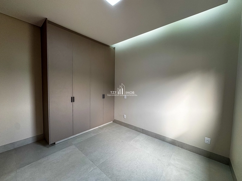 Casa térrea com 4 quartos, sendo 3 suítes completa em armários na sala: 17ª foto da galeria de imagens do imóvel