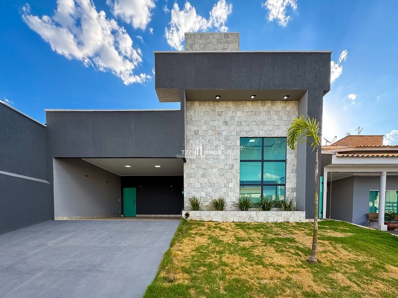 Casa térrea com 3 suítes plenas + escritório.