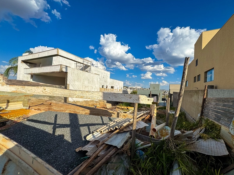 Oportunidade, lote no Jardins Capri, com 256,12 m² - Quitado...: 3ª foto da galeria de imagens do imóvel