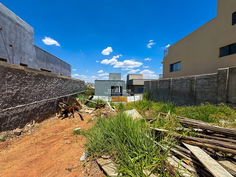 Oportunidade, lote no Jardins Capri, com 256,12 m² - Quitado...: 4ª foto da galeria de imagens do imóvel