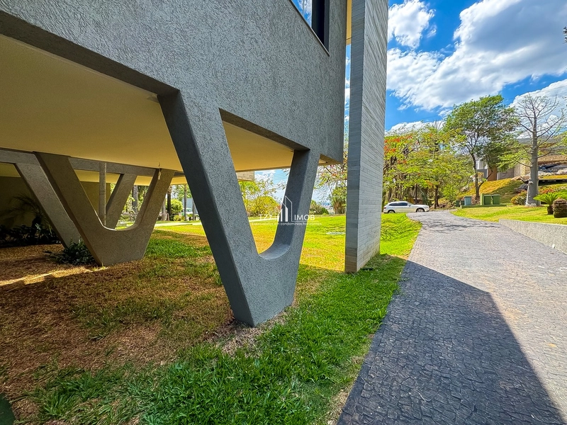 Casa de Alto Padrão com 4 suítes plenas, incluindo uma master .: 6ª foto da galeria de imagens do imóvel