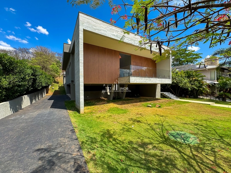 Casa de Alto Padrão com 4 suítes plenas, incluindo uma master .: 3ª foto da galeria de imagens do imóvel