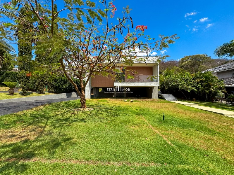 Casa de Alto Padrão com 4 suítes plenas, incluindo uma master .: 2ª foto da galeria de imagens do imóvel
