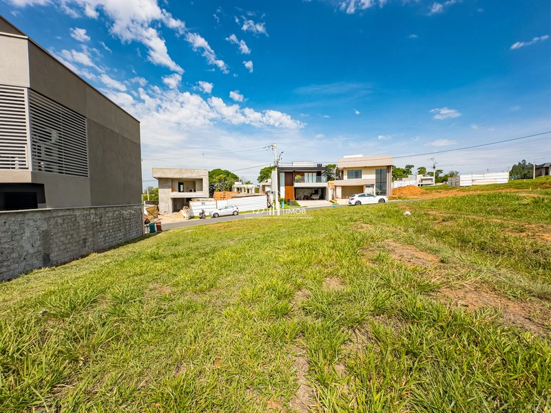 Lote Jardins Versalhes com 367,52 m² - Quitado R$ 320.000,00
