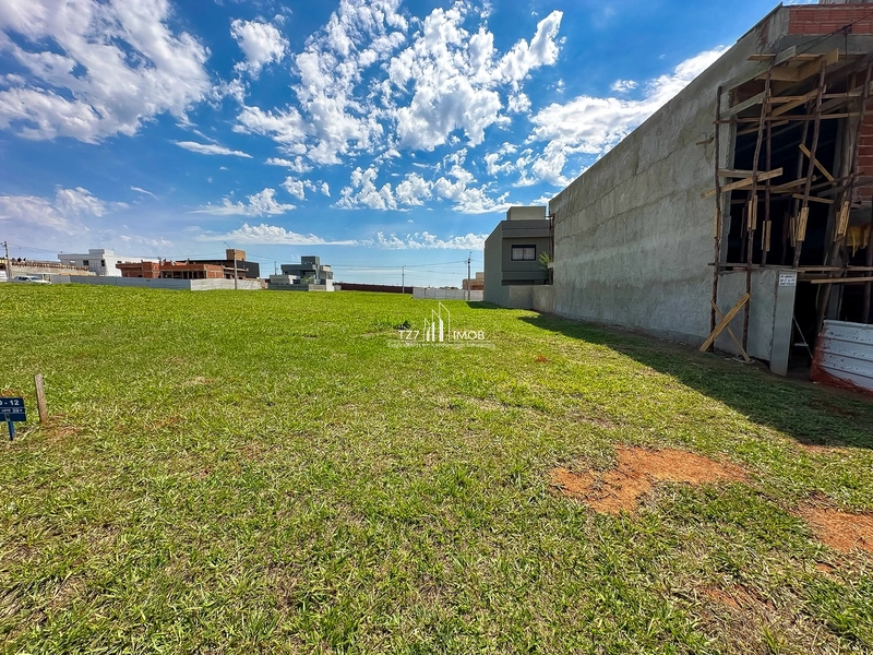 Oportunidade no Jardins Versalhes, com 211,20 m² - Quitado R$ 170.000