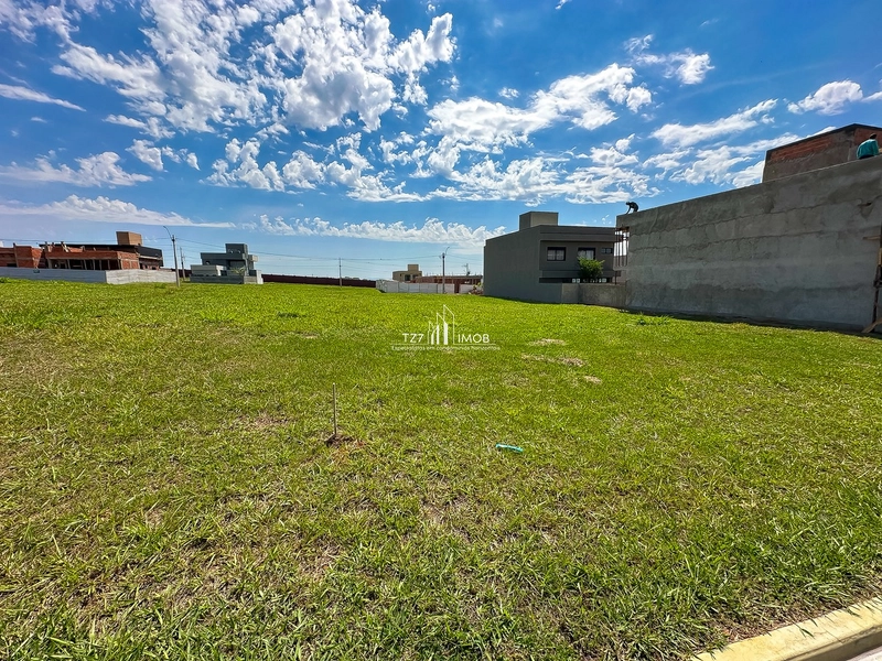 Oportunidade no Jardins Versalhes, com 211,20 m² - Quitado R$ 170.000