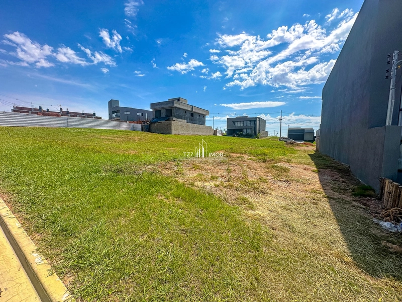 Oportunidade no Jardins Versalhes, com 230,40 m² -Quitado e Registrado: 2ª foto da galeria de imagens do imóvel